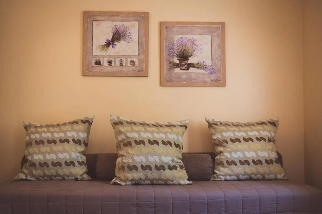 Le Mas Du Colombier Cadenet Hotel