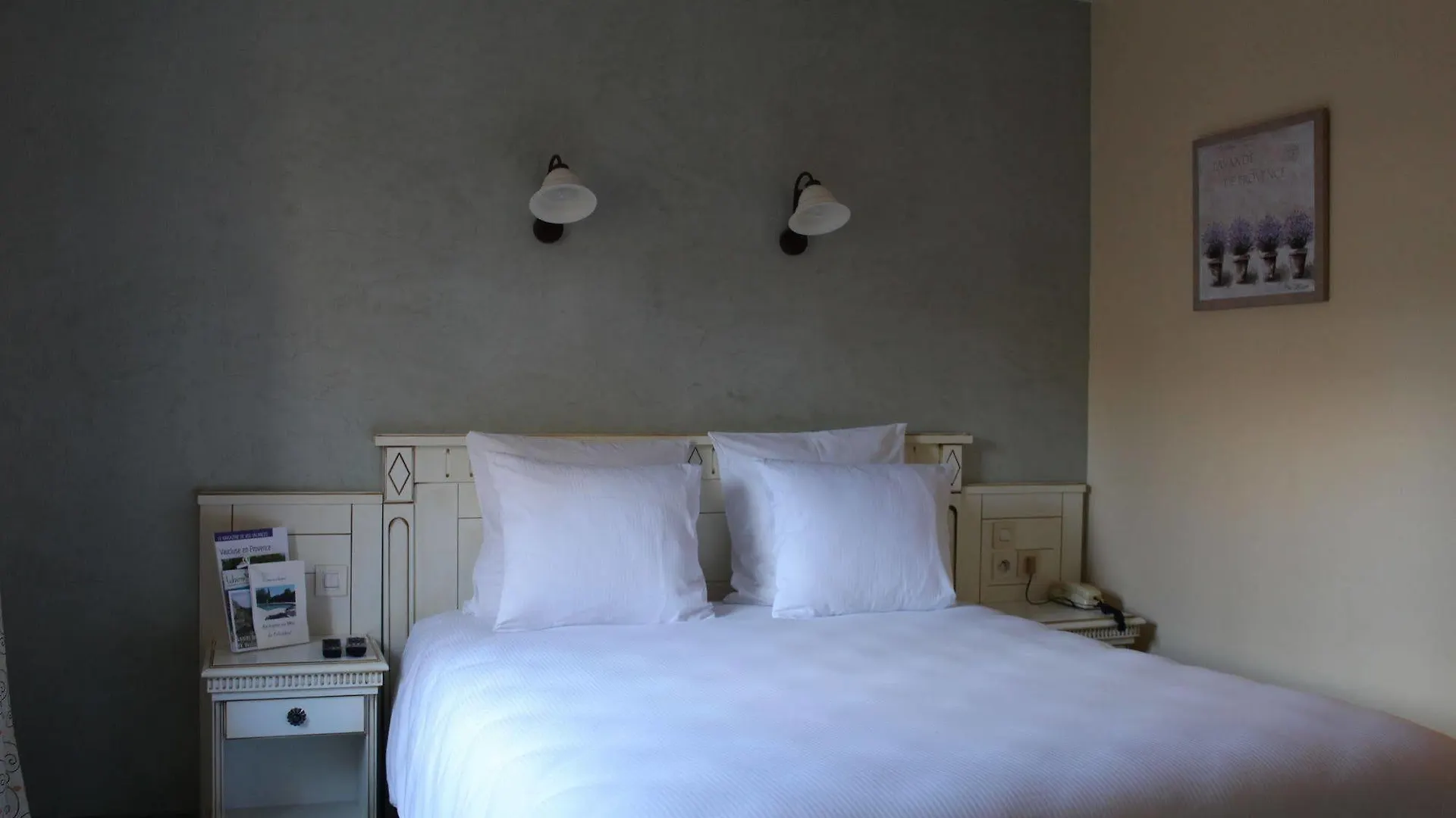 Hotel Le Mas Du Colombier Cadenet