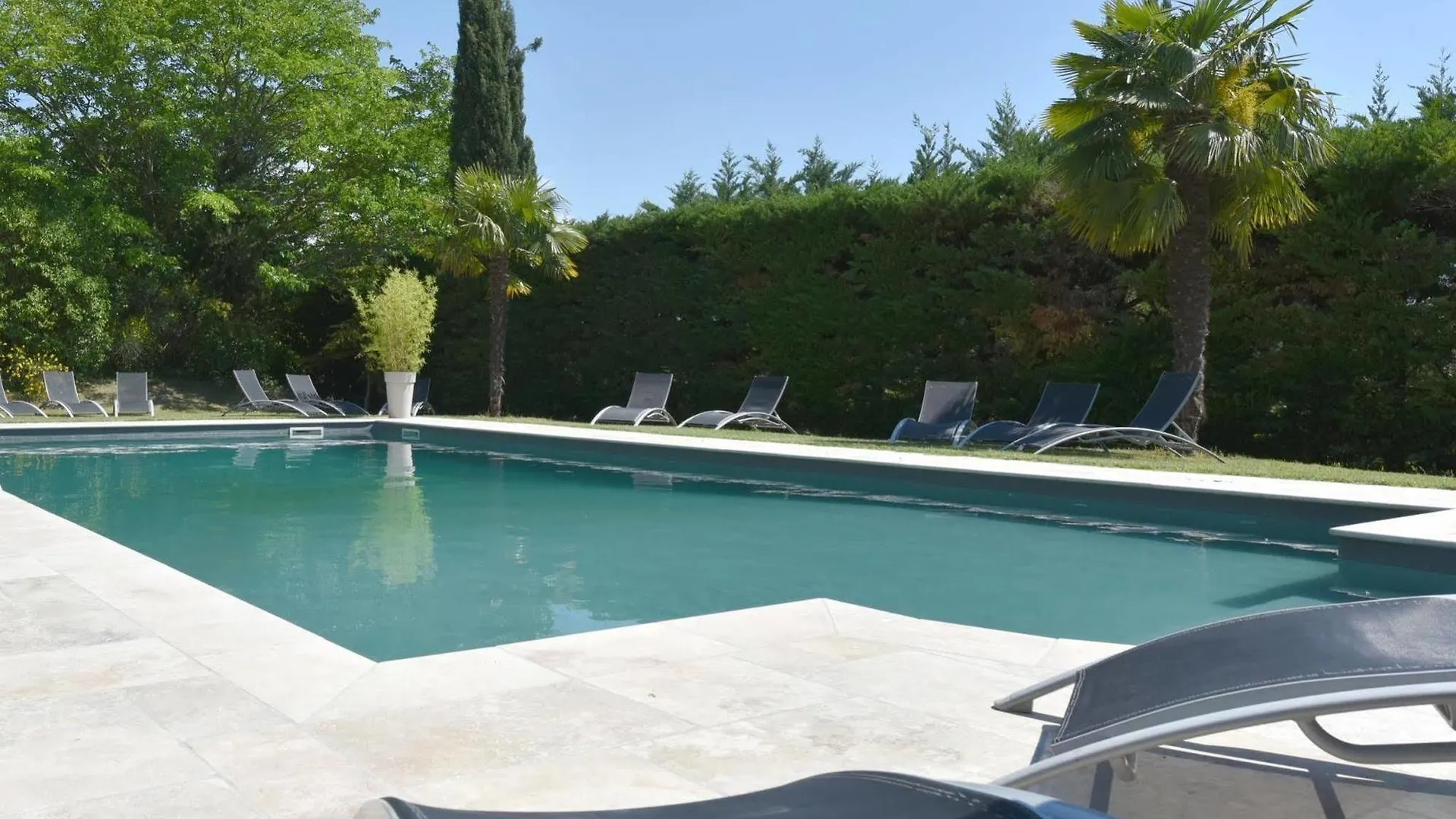 *** Hotel Le Mas Du Colombier Cadenet France