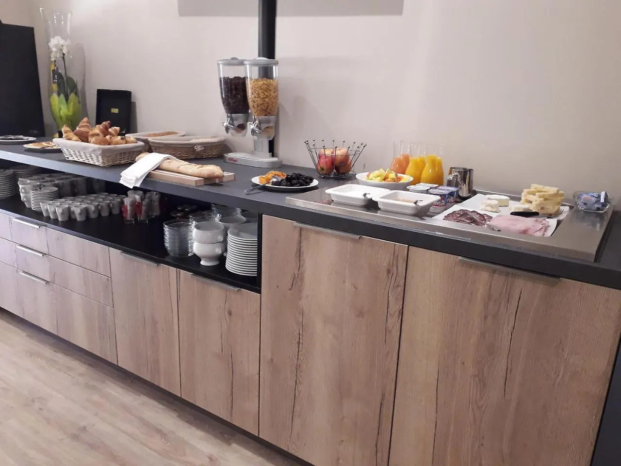 Le Mas Du Colombier Cadenet Hotel